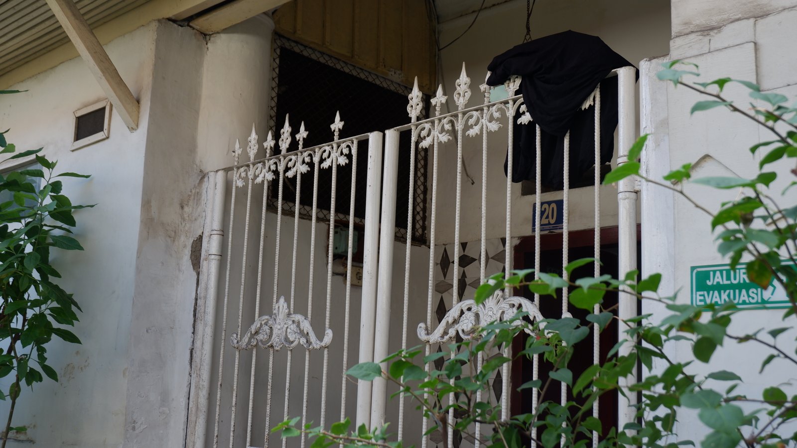 Losmen Bekas Dapur Perang